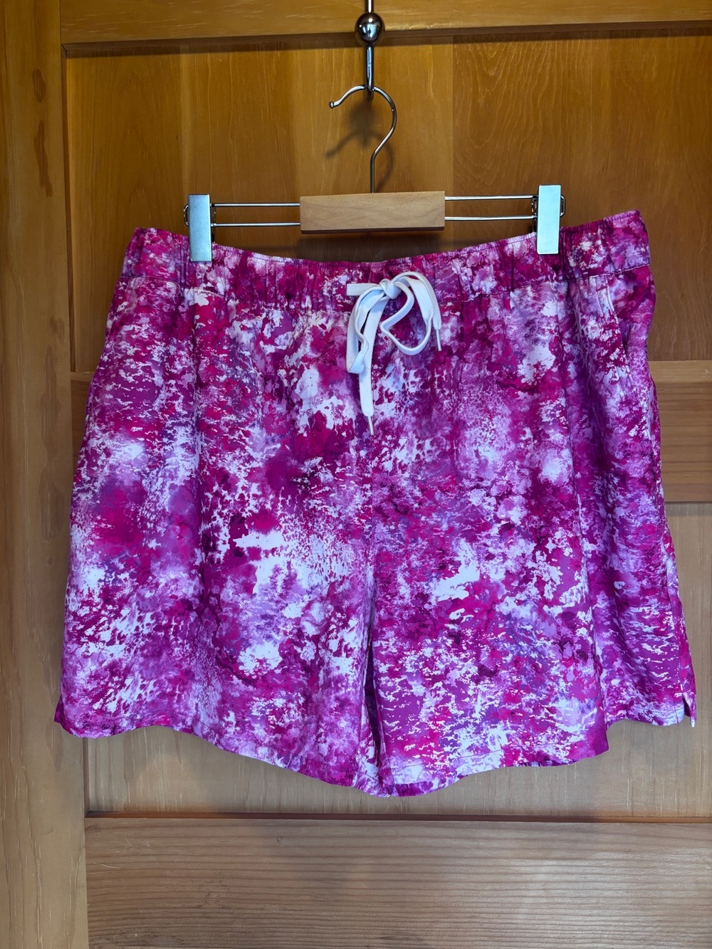 🌺🌺🌺3/25 Reel Legend SPF Active Shorts in Fuchsia Tie-Dye